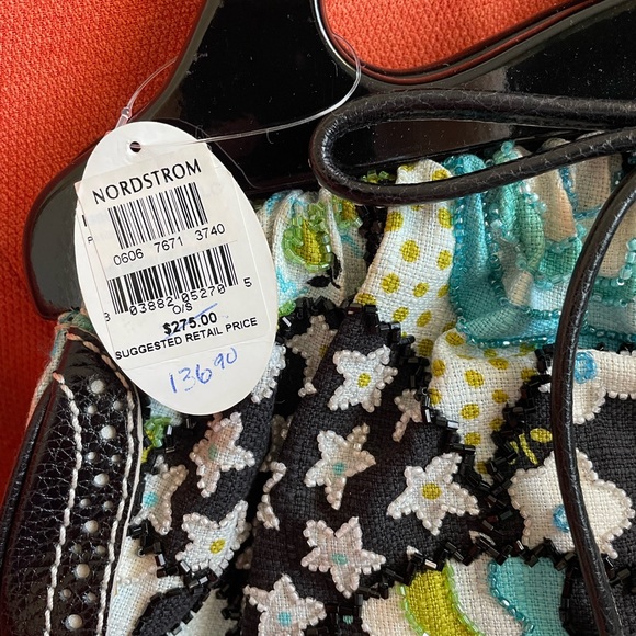 Beautiful Isabella Fiore Clutch - Picture 4 of 5